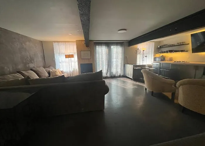Unique Style Apartment